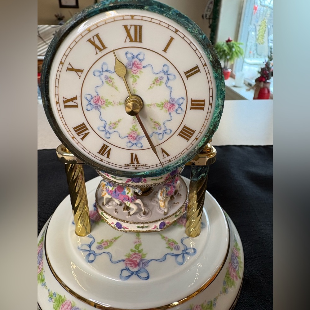 Price Drop🔥🔥Franklin Mint”The Carousel Anniversary Clock” A Collectible Item - Picture 5 of 13